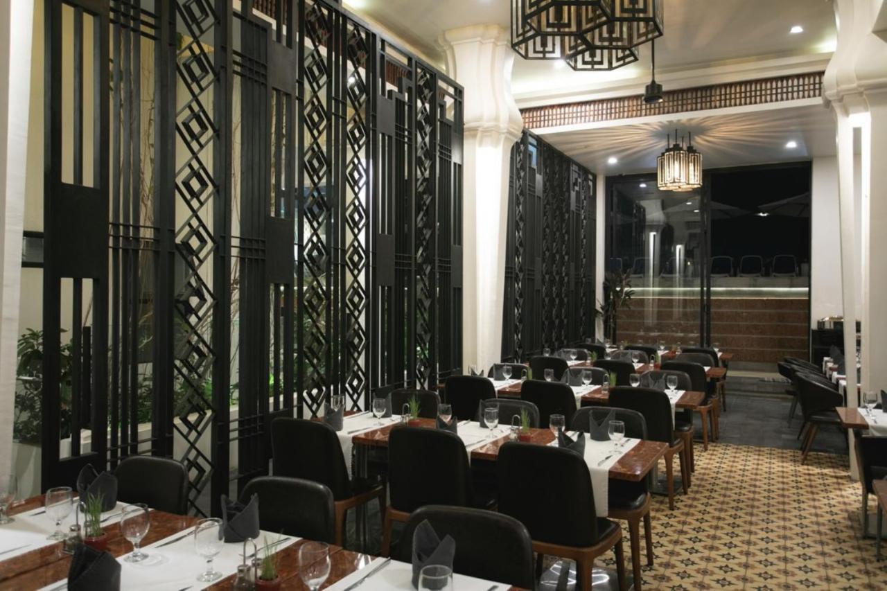Hotel Hari & 4*