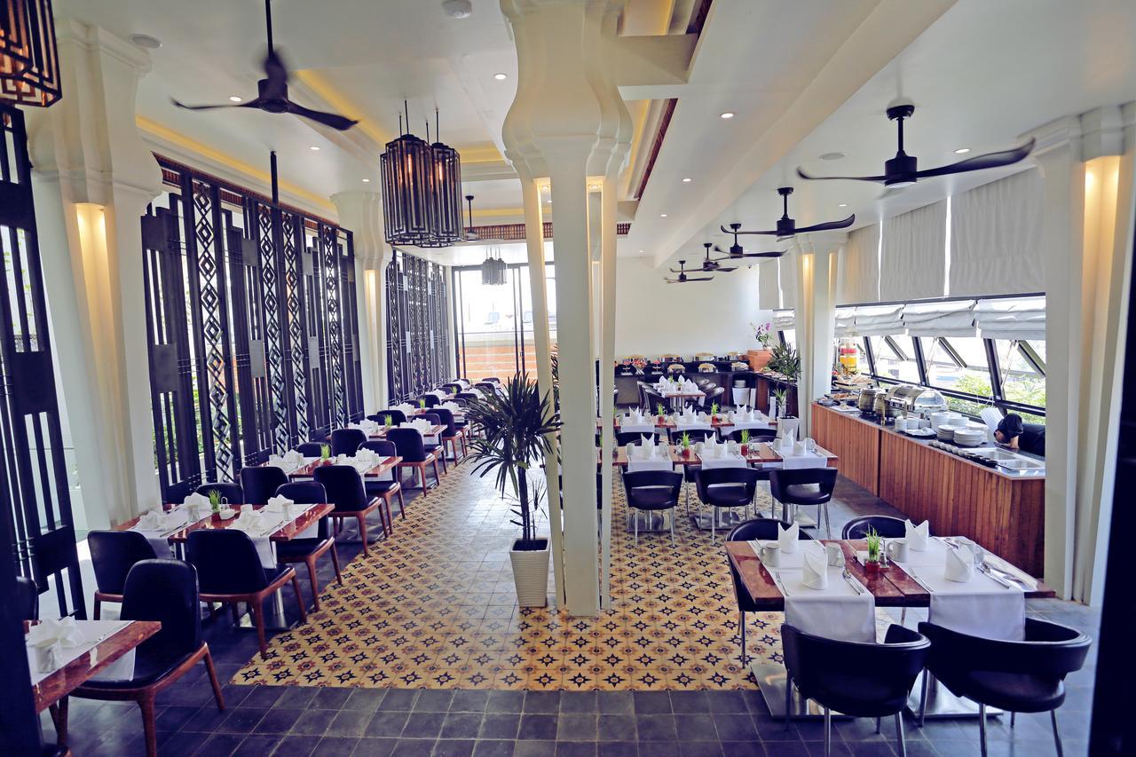 Hotel Hari & 4*